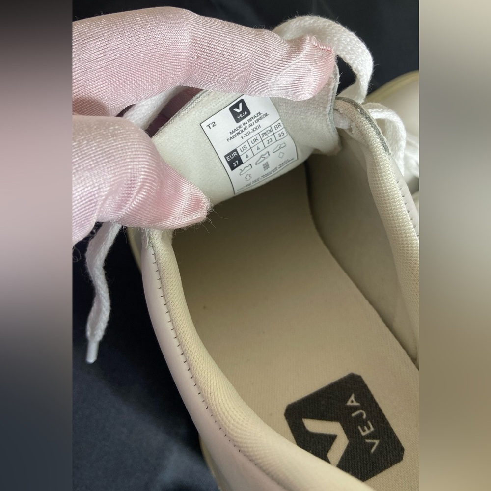 VEJA-Woman’s Sz 6 - Picture 9 of 9
